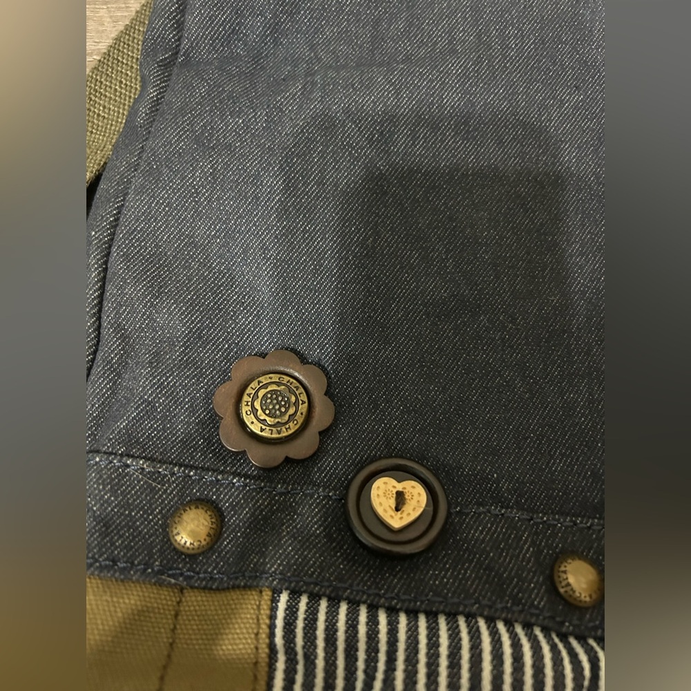 Chala Handbags | Patch Xbody bag Denim floral Buttons Fringe - Picture 4 of 7